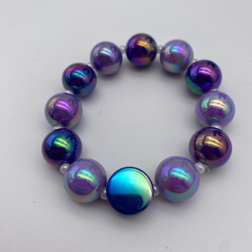 Iridescent Pearl Bracelet